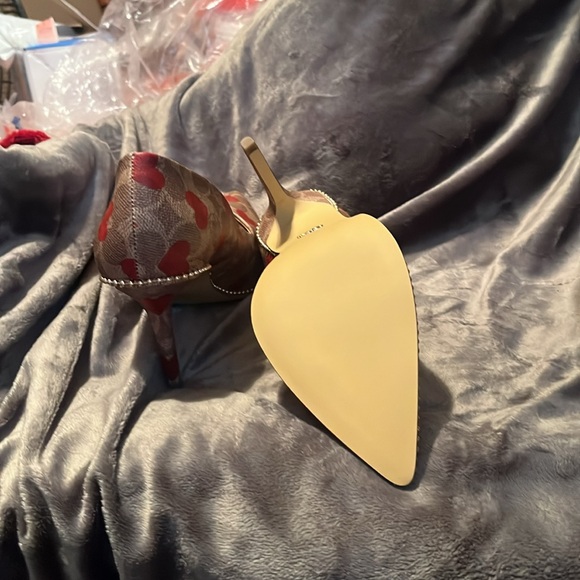 Coach shoes with red hearts 9 1/2 3 inches - Picture 6 of 6